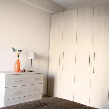 ゲストハウス アフィッタカメレ ナンセン